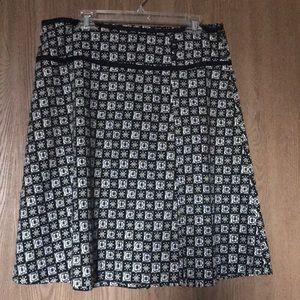 Pursuits Ltd black and chartreuse skirt